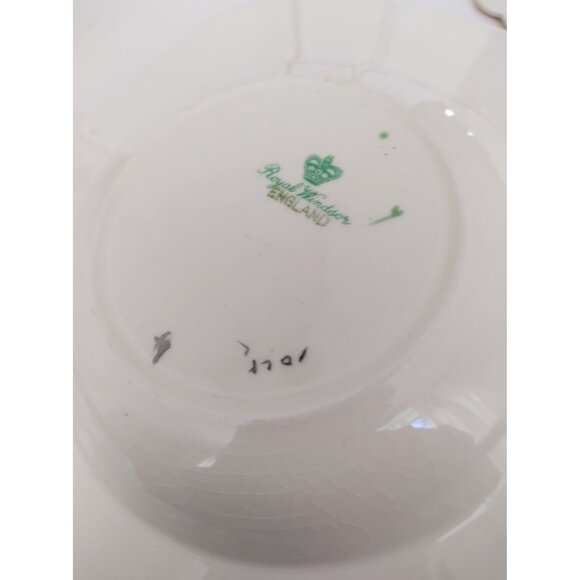 Antique Royal Windsor Large Soup/Salad Bowls(2) Patt. 1068 Wisteria/Garden - Picture 9 of 11